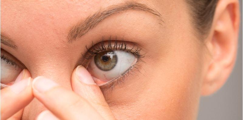 mata-bertahi-sampai-sukar-berkelip