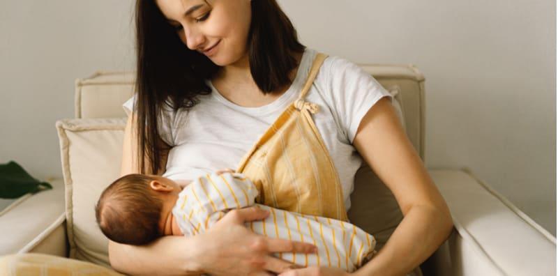 11 Posisi Penyusuan Untuk Mama Pilih Semasa Menyusukan Bayi