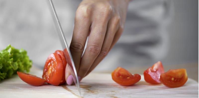 Jari Terluka Semasa Memotong Sayur? Ini 6 Tindakan Anda Kena Buat Cepat!