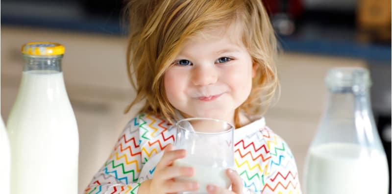 Elak Bagi Anak Minum Susu Berlebihan @ 3 RISIKO Ini Boleh Terjadi!