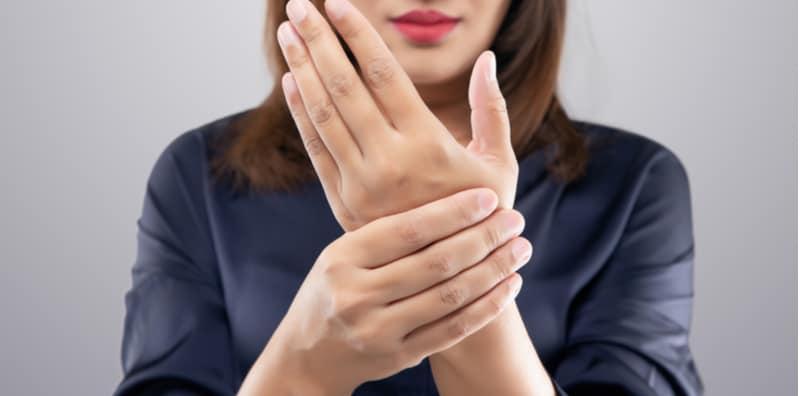 13 Tanda Awal Anda Alami Penyakit Arthritis! Rupanya Terdapat Lebih Daripada 1 Jenis?