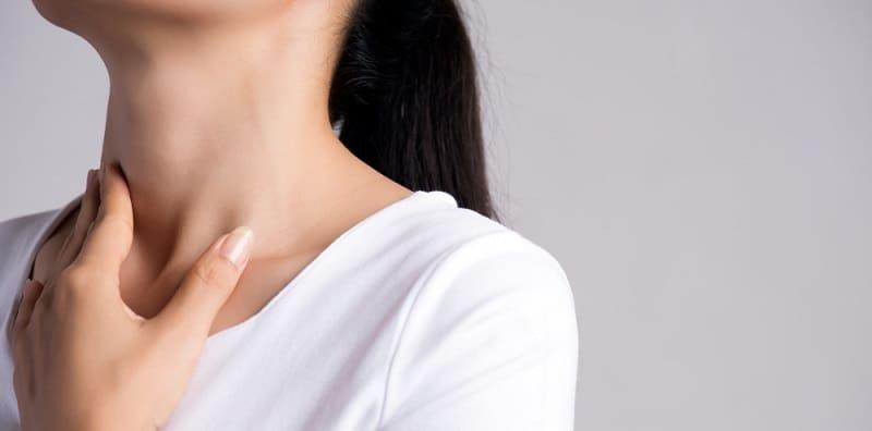 Wanita Kena Selalu Periksa Leher! Kalau Bengkak Tapi Tak Sakit, Ini Tanda Awal Penyakit Hashimoto
