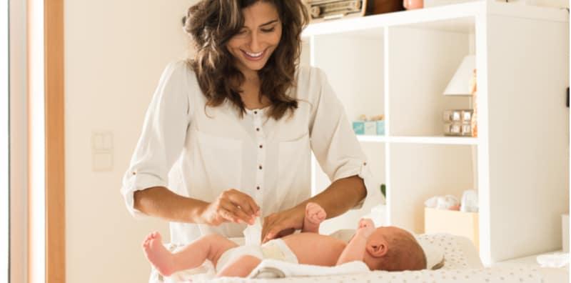 Jangan Geli Mummy, Ini Perihal Tentang Kencing & Najis Bayi Baru Lahir