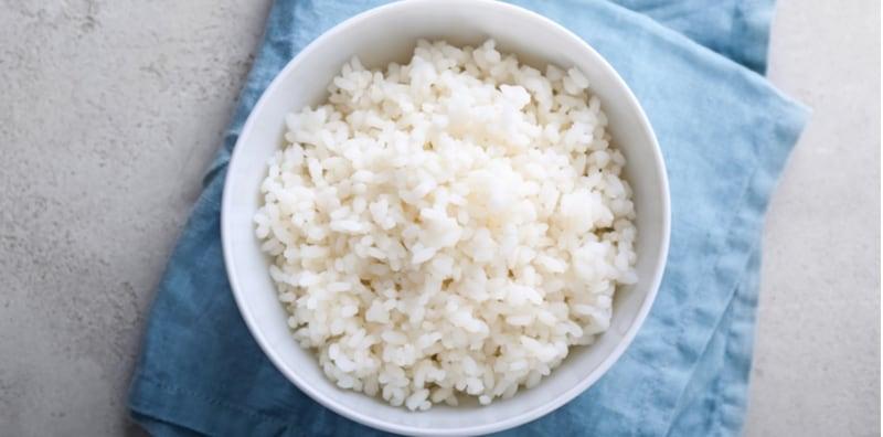 Makan Nasi Buat Badan Cepat Gemuk? SALAH! Ini 5 Manfaat Nasi Putih