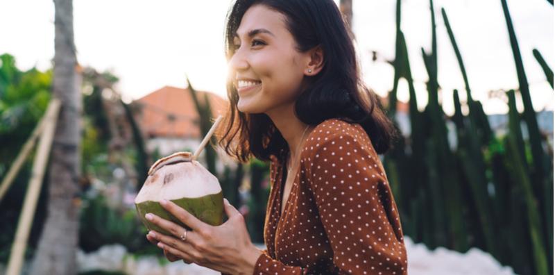 Gemar Minum Air Kelapa? Ini 13 MANFAAT Yang Mungkin Anda Tak Sedar