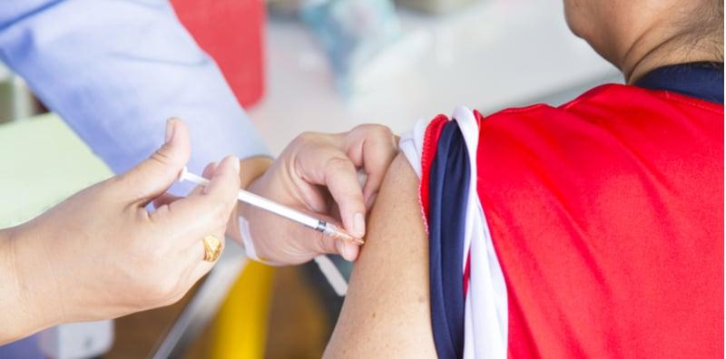 Sebelum Mengembara, Ambil Dulu Vaksin Tifoid! Ini Kepentingannya!