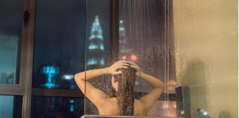 Mandi Malam Punca Paru-Paru Berair? Ini Mitos! Manfaat Sebenar Ada Di Sini!