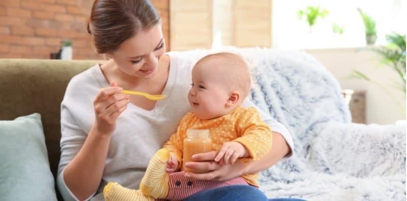 Bayi 6 Bulan Makan Berapa Kali Sehari? Ini Cara Nak Tahu Bayi Kenyang Atau Lapar!