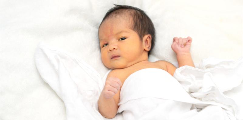 Sebelum Cuba Sebarang Cara Hilangkan Kuning Bayi, Ketahui 5 Mitos Ini Dahulu!