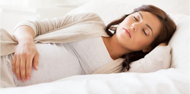 Mama, Jom Amalkan Posisi Tidur Ini Untuk Elak Bayi Lahir Songsang!