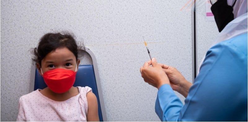 Dah Vaksin Anak Ke Belum? Ini 5 KEPENTINGAN Vaksin Kanak-Kanak, Mak Ayah Mesti Tahu!