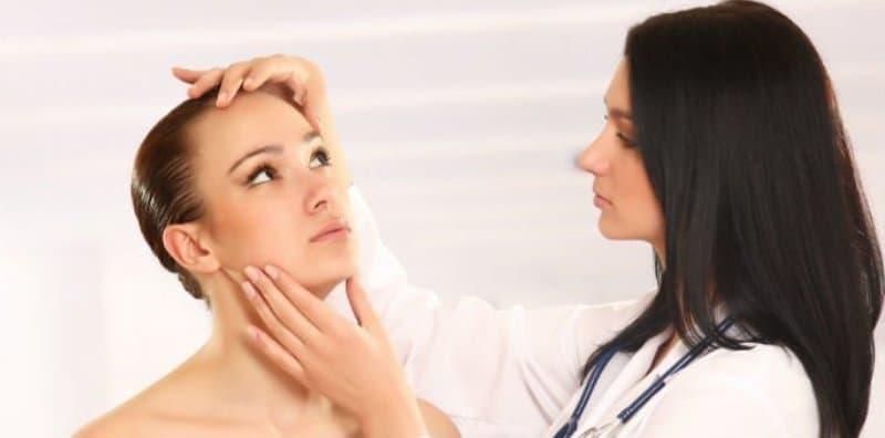 7 Petanda Awal Anda Ada Masalah Kulit, Kena Rujuk Pakar Dermatologi Cepat!