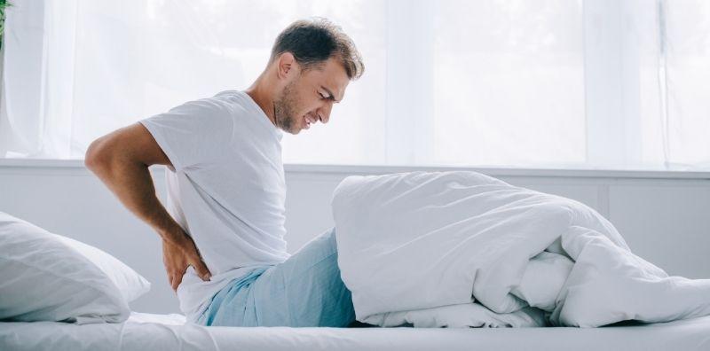 Selalu Sakit Belakang? Lupakan Tilam Mahal, Cuba Tidur Di Atas Lantai!