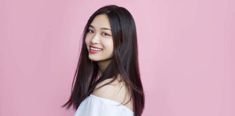 Usia Meningkat, Rambut Pun Makin Nipis? Ini Tip Beli Produk Lebatkan Rambut Di 'Drugstore'!