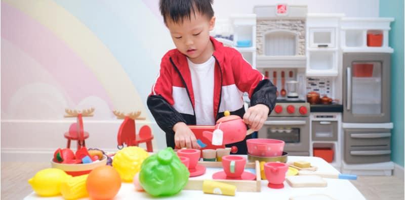 Anak Lelaki Suka Main Masak-masak? Jangan Larang! Ini 7 Manfaatnya Yang Banyak Parents Tak Tahu!