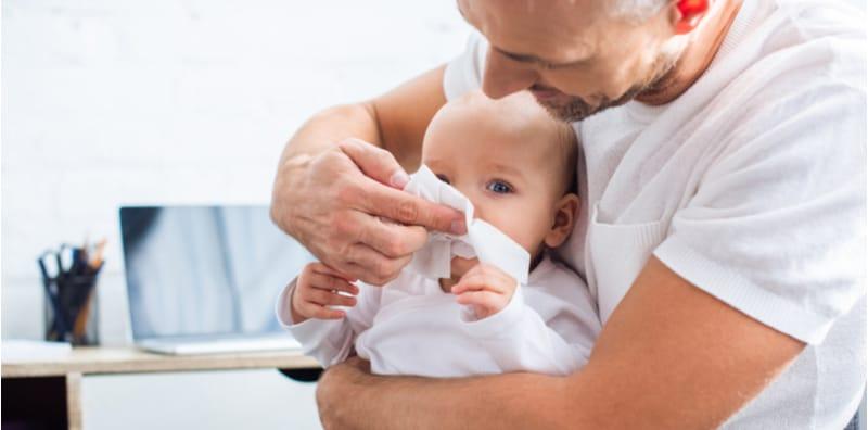 Hidung Berair Buat Bayi Tak Selesa? Ini Cara Buang Kahak, Ibu Boleh Cuba Di Rumah!