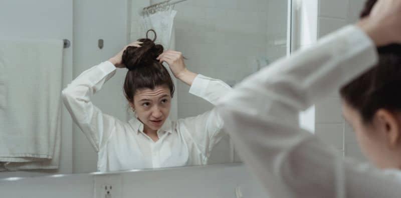 Pakai Cekak Boleh Buat Rambut Rosak? Ini 4 Tip Pilih Aksesori Rambut Yang Betul!