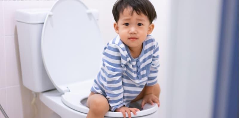 Ini 7 Kesilapan Yang Mak Ayah Selalu Buat Sewaktu Latih Anak Ke Tandas!