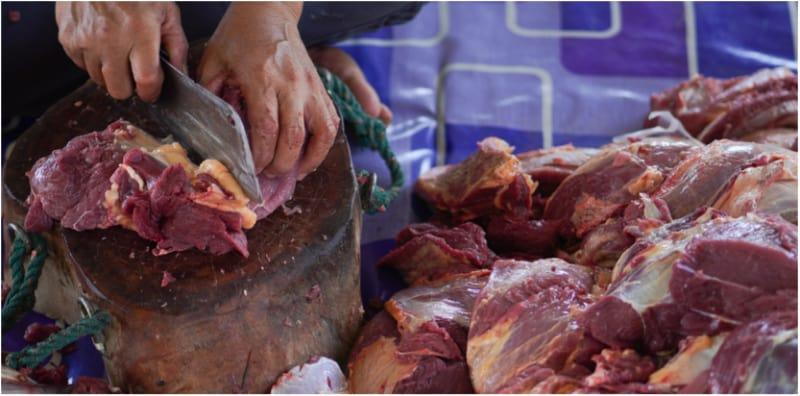 Potong Ikut Urat Atau Lawan Urat? Ini 4 Tip Mudah Potong Daging, Juga Cepat Empuk Ketika Dimasak!